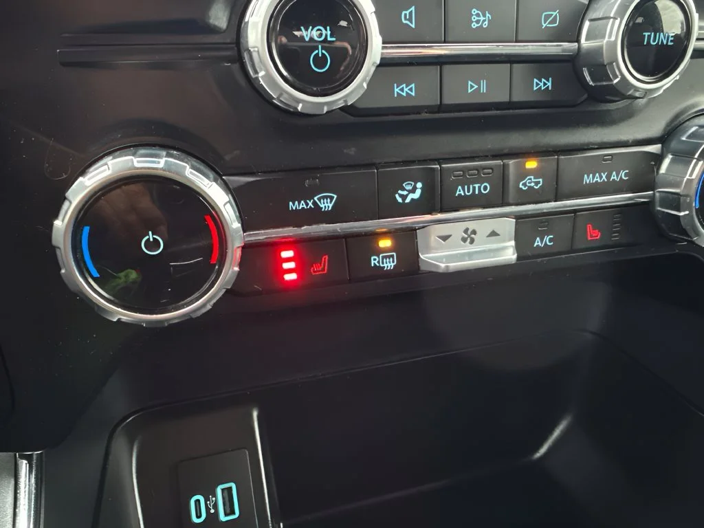 Used 2023 Silver Ford XLT image 18