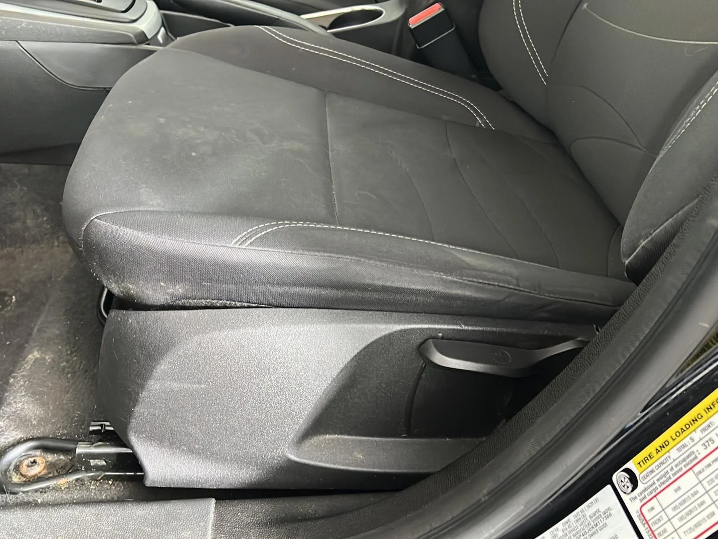 Used 2019 Shadow Black Ford SE image 11