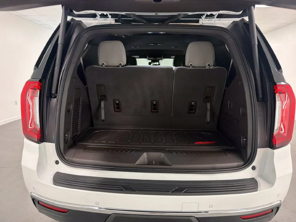 Used 2023 SUMMIT WHITE GMC SLT image 8
