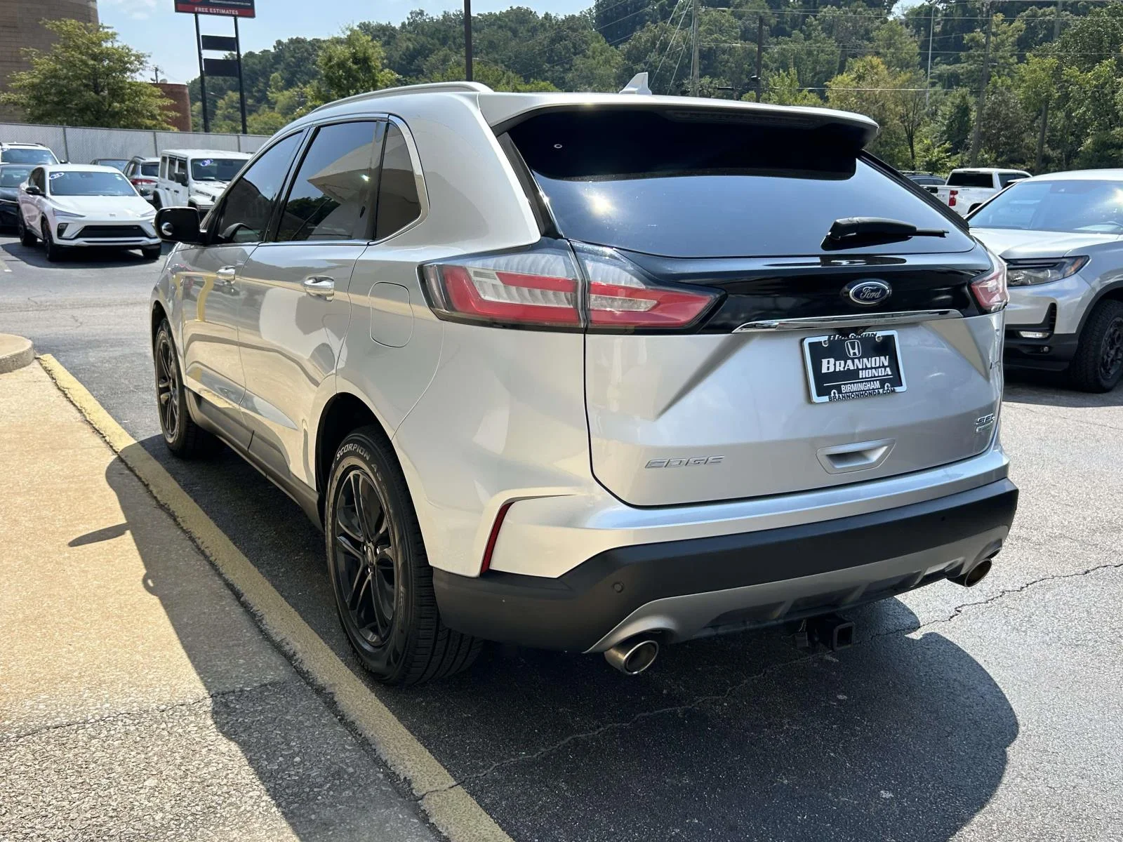 Used 2019 Silver Ford SEL FWD image 3