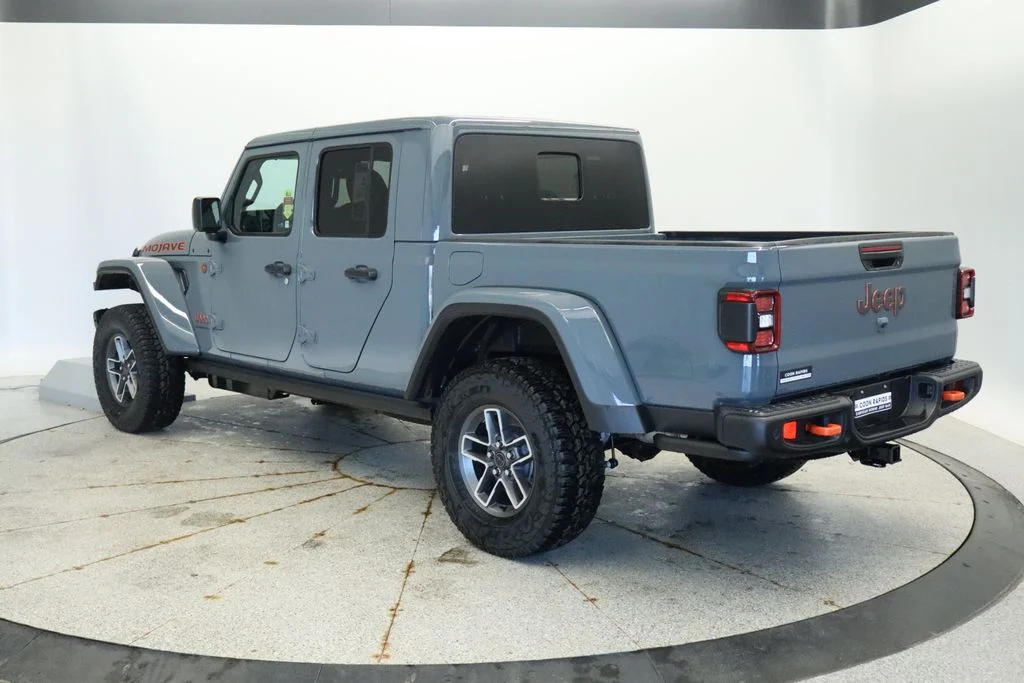 New 2026 Anvil Clear-Coat Exterior Paint Jeep Mojave X image 3