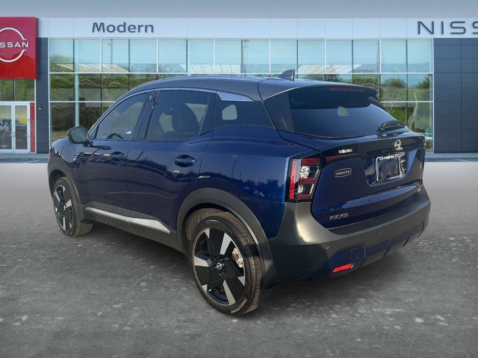Certified Used 2025 Deep Blue Pearl/Gun Metallic Nissan SR image 8