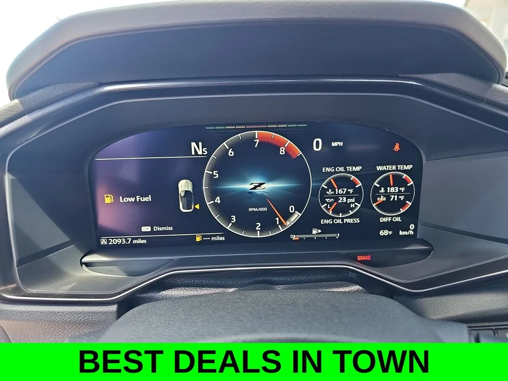 Used 2025 White Nissan Performance image 18