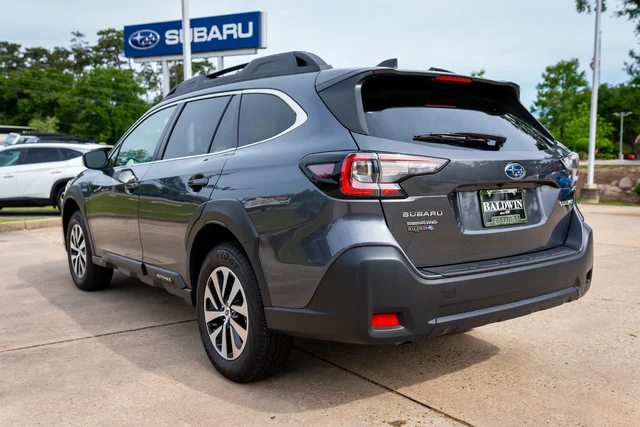 Certified Used 2025 Magnetite Gray Metallic Subaru Premium image 4