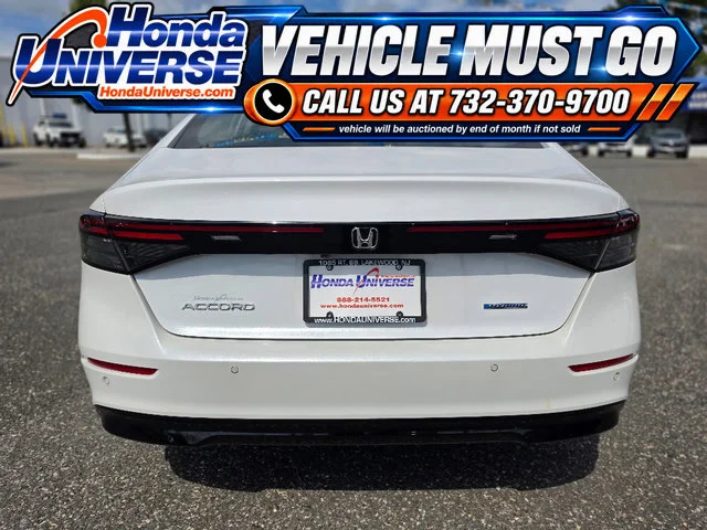 Certified Used 2025 Platinum White Pearl Honda EX-L image 5