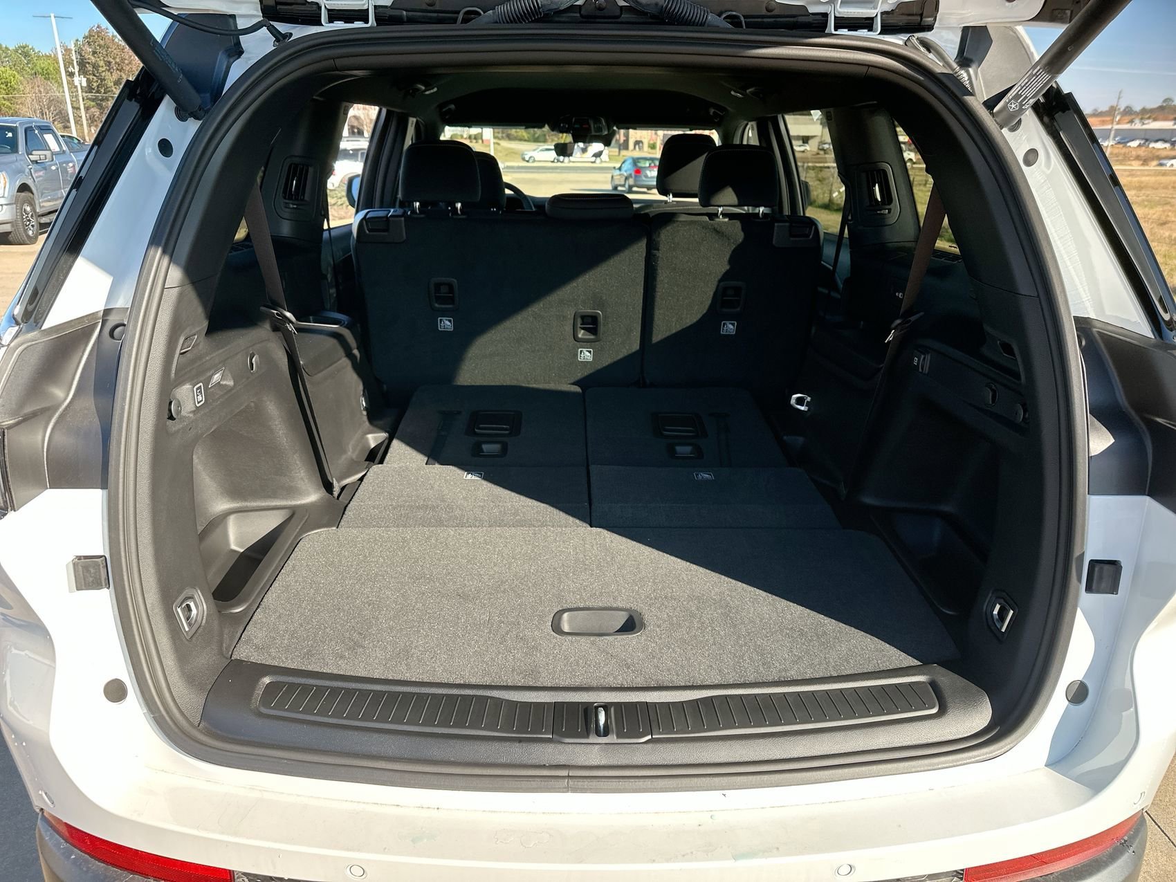 New 2025 Bright White Clearcoat Jeep Laredo image 23