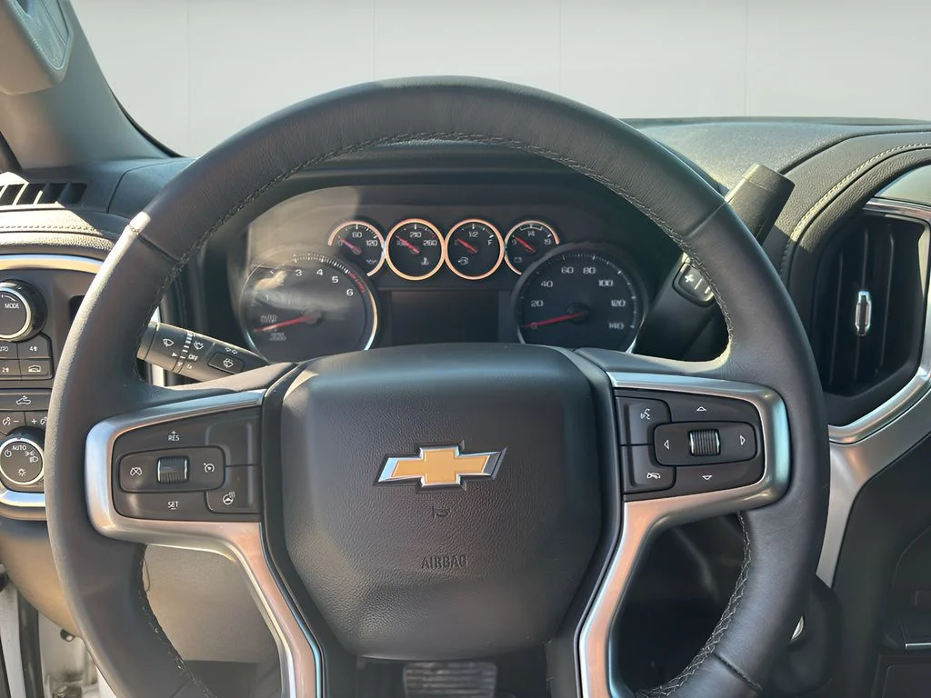 Used 2022 Summit White Chevrolet LT image 26