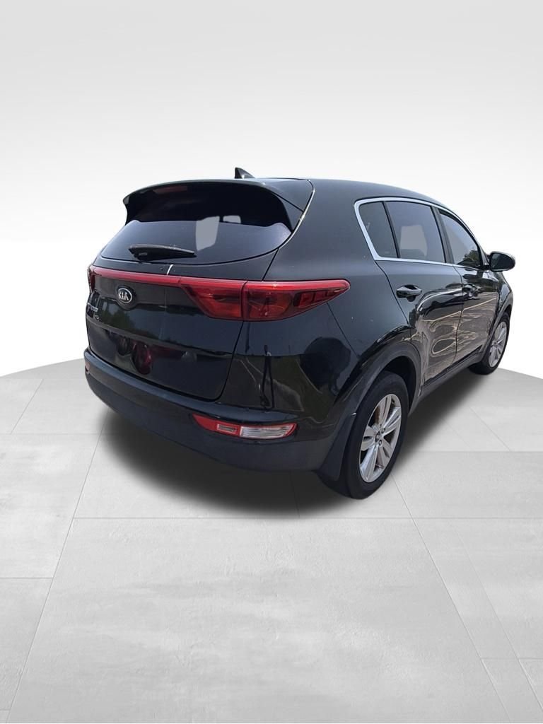 Used 2017 Red Kia LX image 5