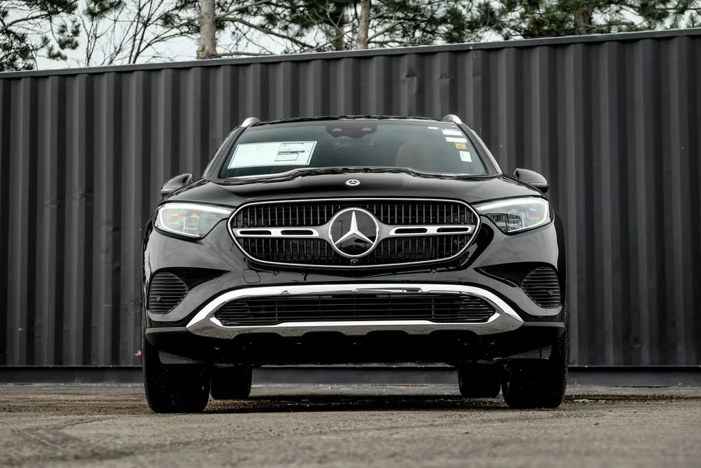 New 2026 Black Mercedes-Benz GLC300 image 5