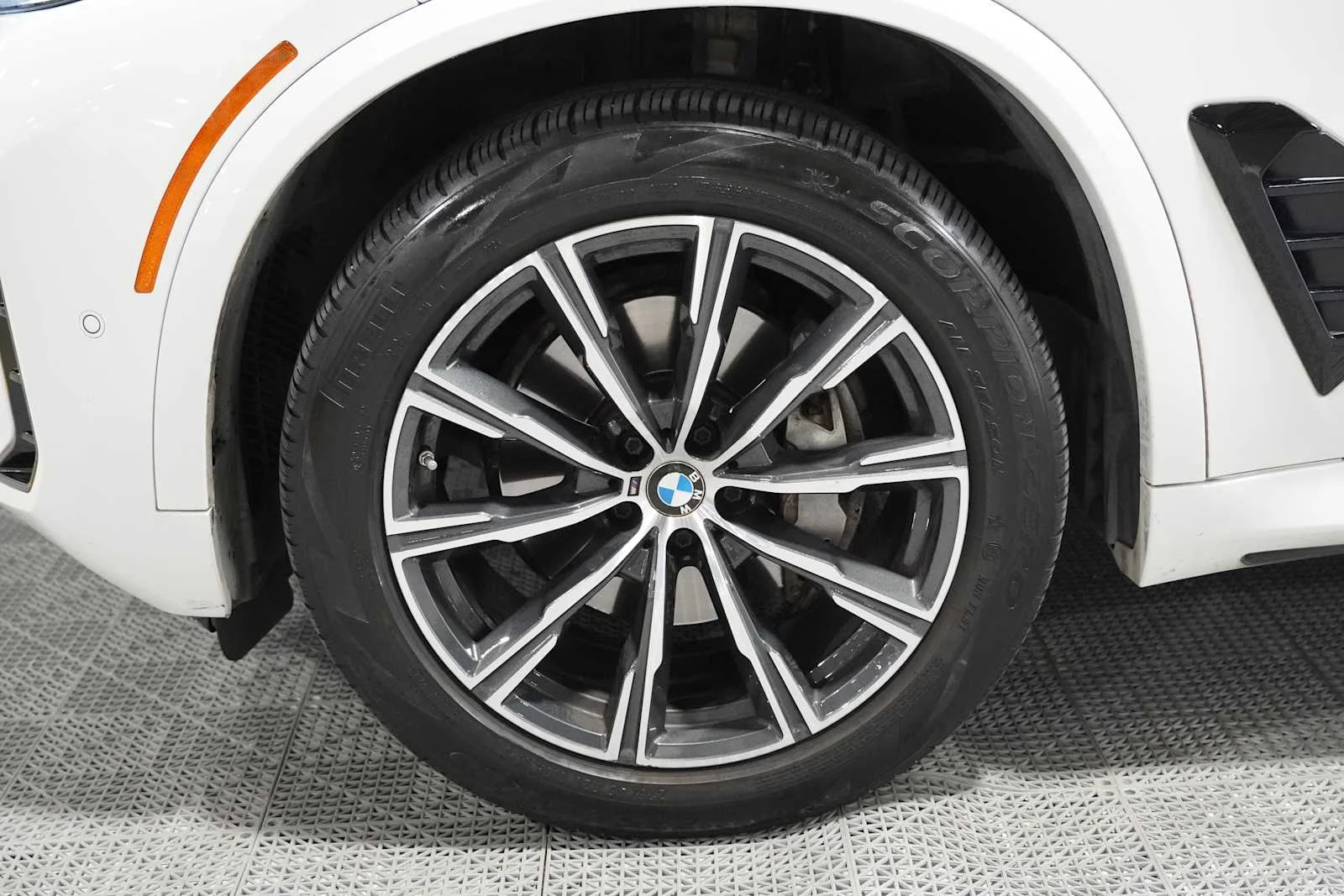 Certified Used 2025 Alpine White BMW xDrive40i image 8