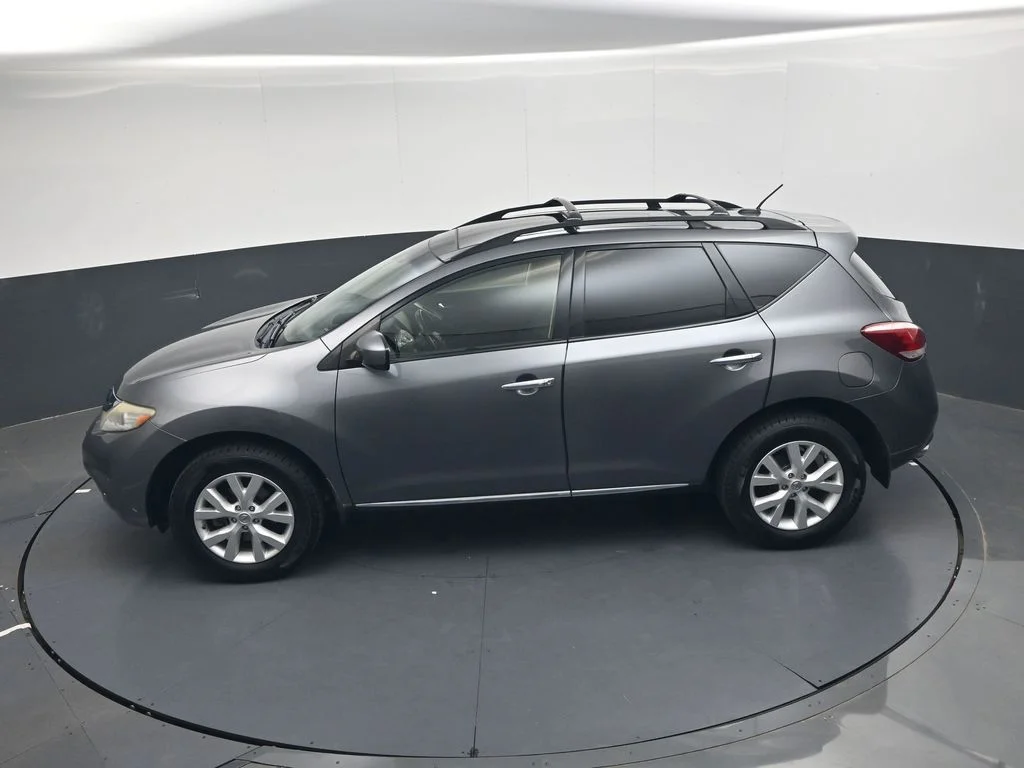 Used 2013 Gray Nissan SL image 36