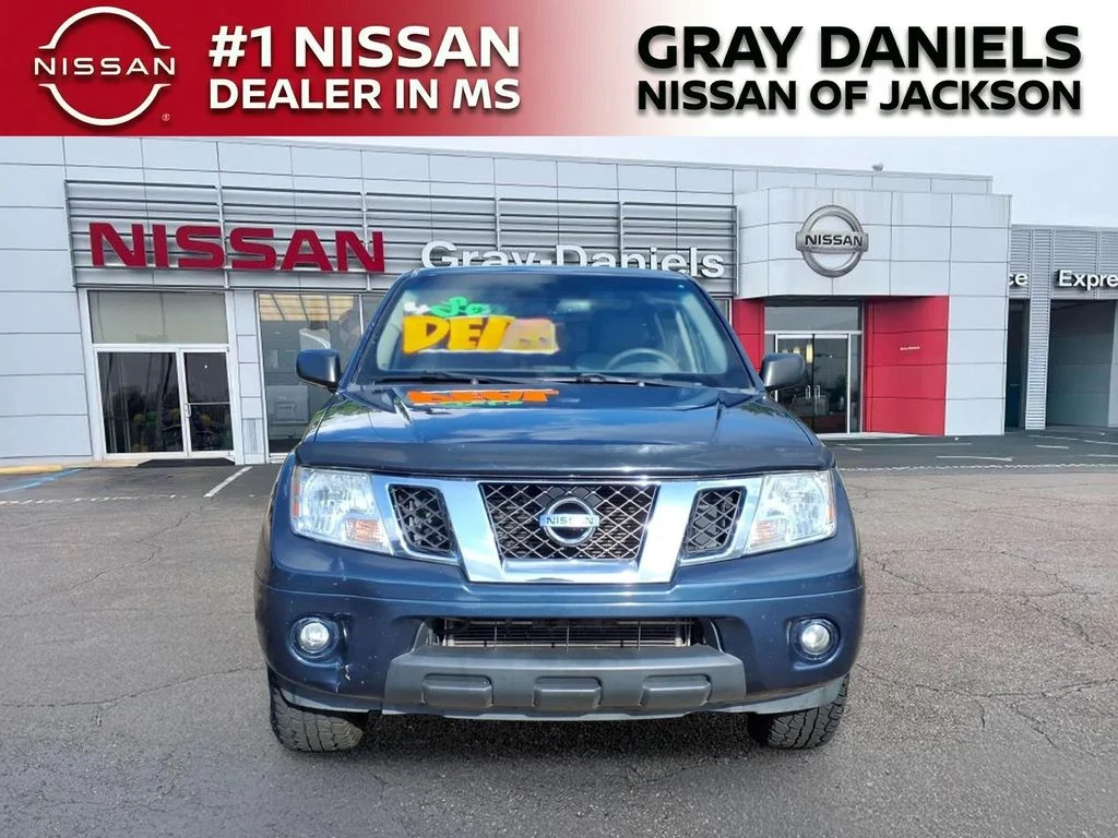 Used 2019 Blue Nissan SV image 2