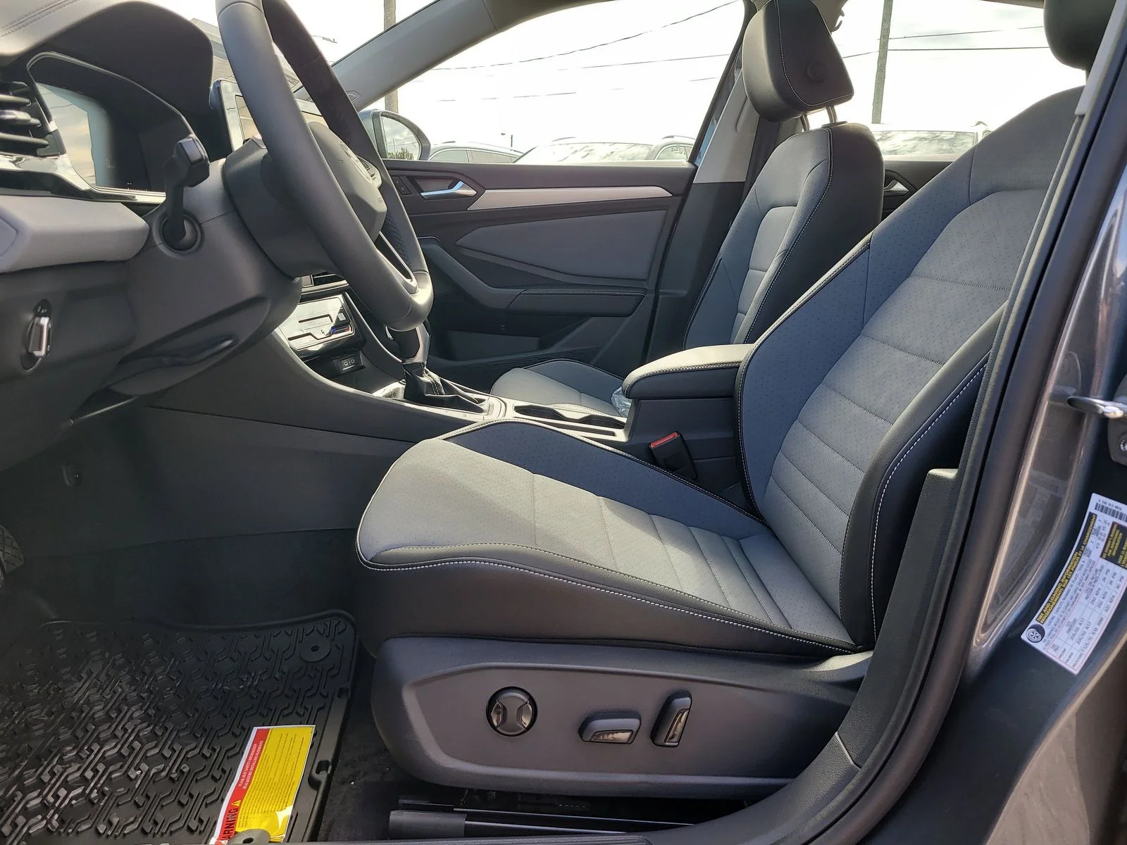 New 2026 Platinum Gray Metallic Volkswagen 1.5T SE image 17
