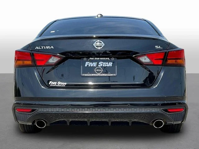 Used 2019 Black Nissan 2.5 SL image 6
