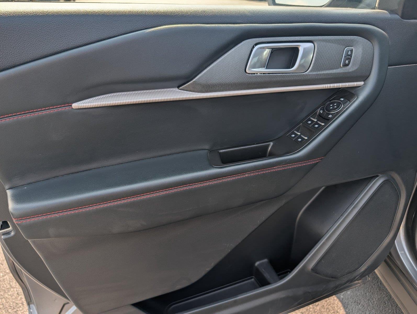Used 2025 Carbonized Gray Ford ST-Line image 14