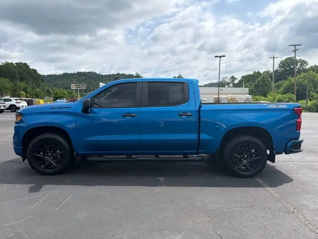 Used 2023 Glacier Blue Metallic Chevrolet Custom image 10