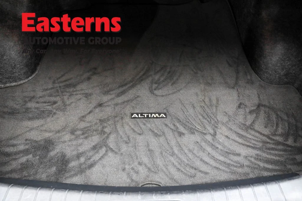 Used 2023 Black Nissan 2.5 SL image 9