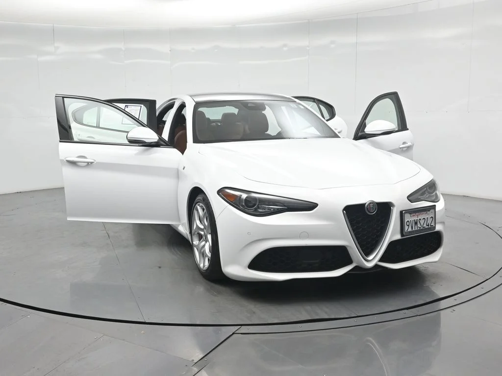 Used 2022 White Alfa Romeo Ti image 29