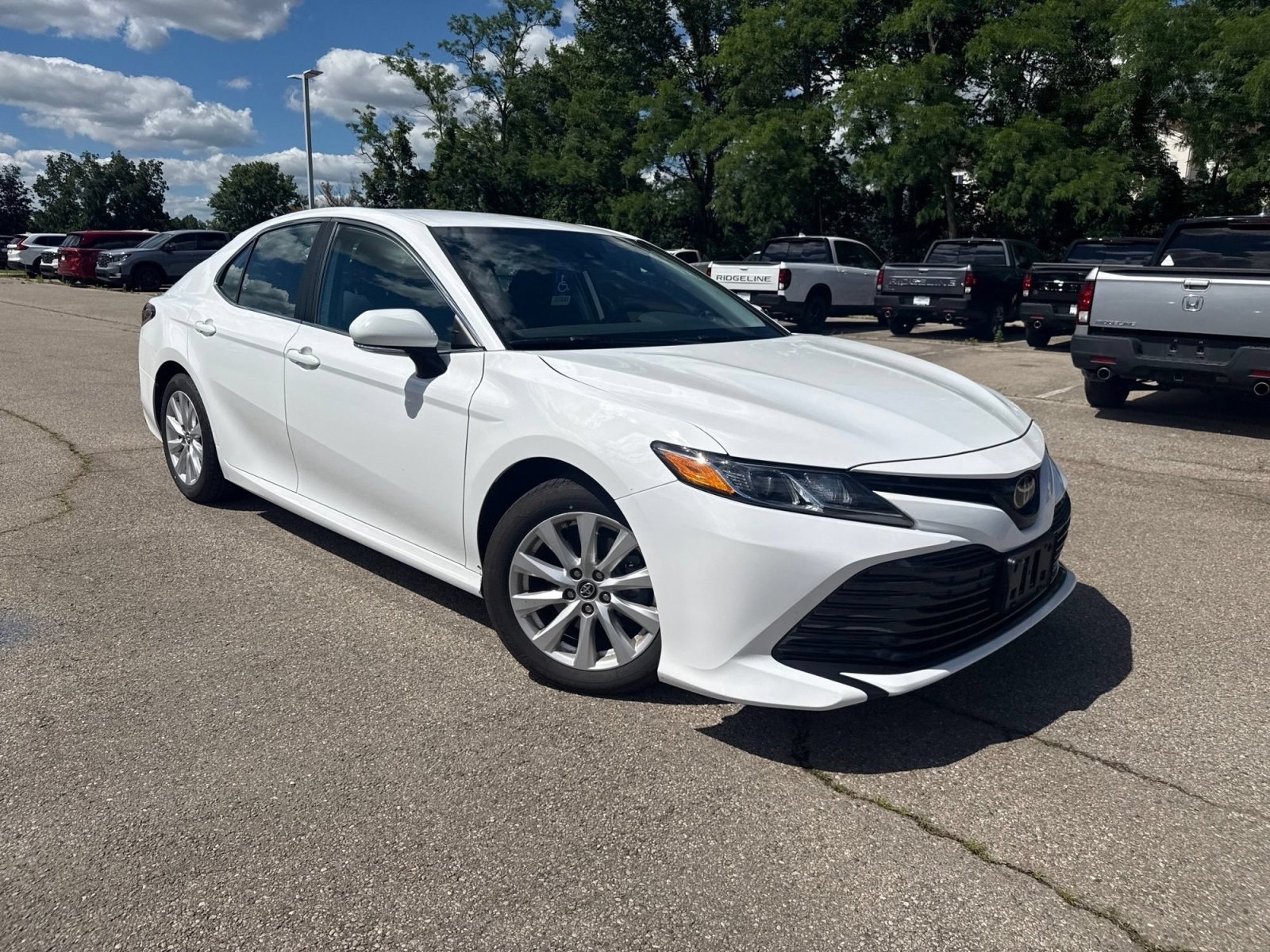 Used 2020 Super White Toyota LE image 23