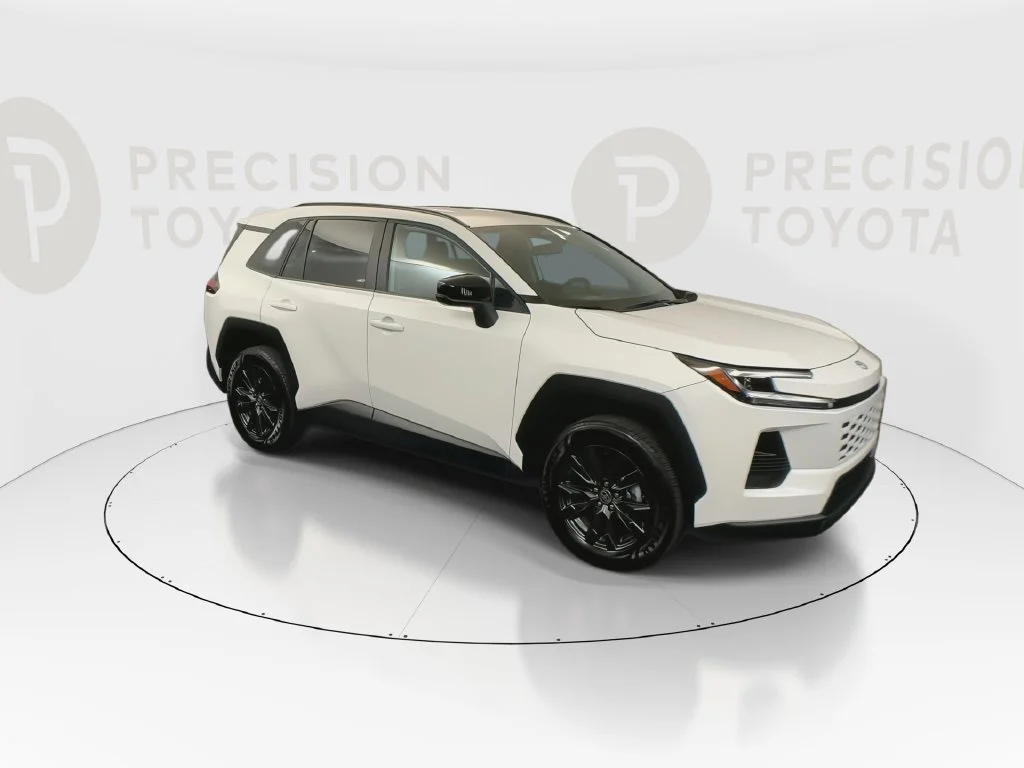 Used 2026 Ice Cap Toyota XLE Premium image 10