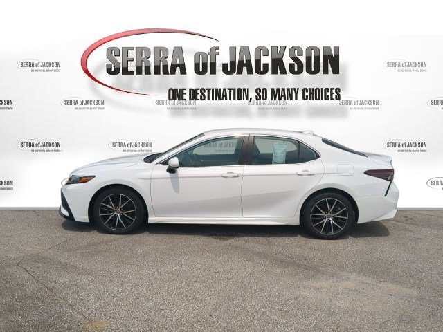 Used 2021 Super White Toyota SE image 5