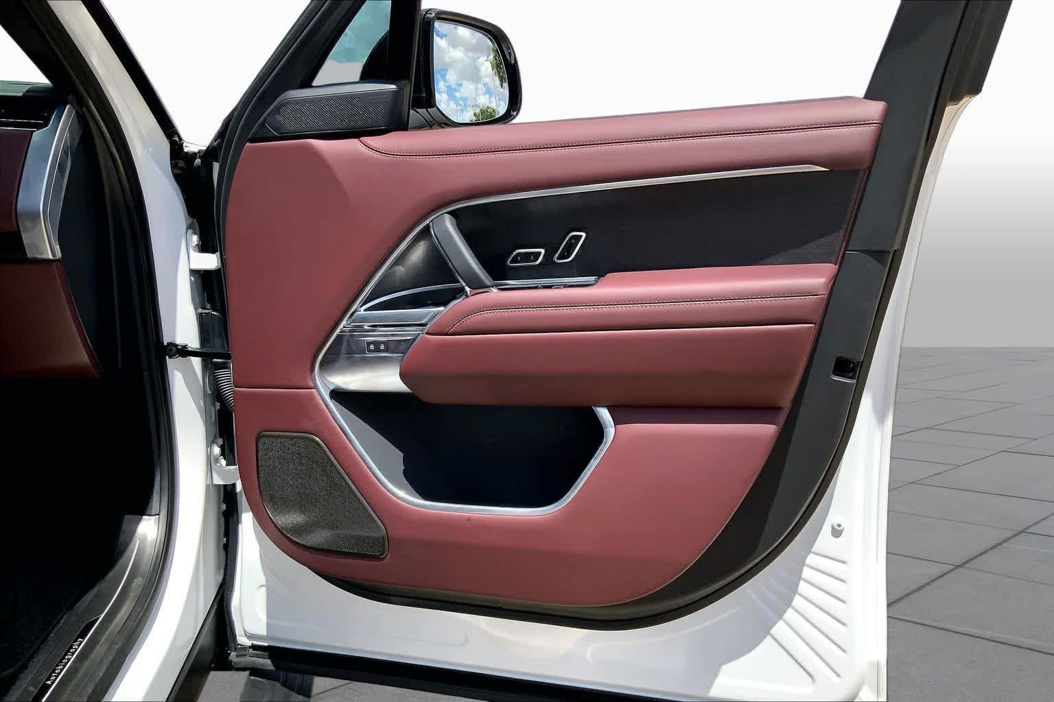 Used 2025 Fuji White Land Rover Autobiography image 22