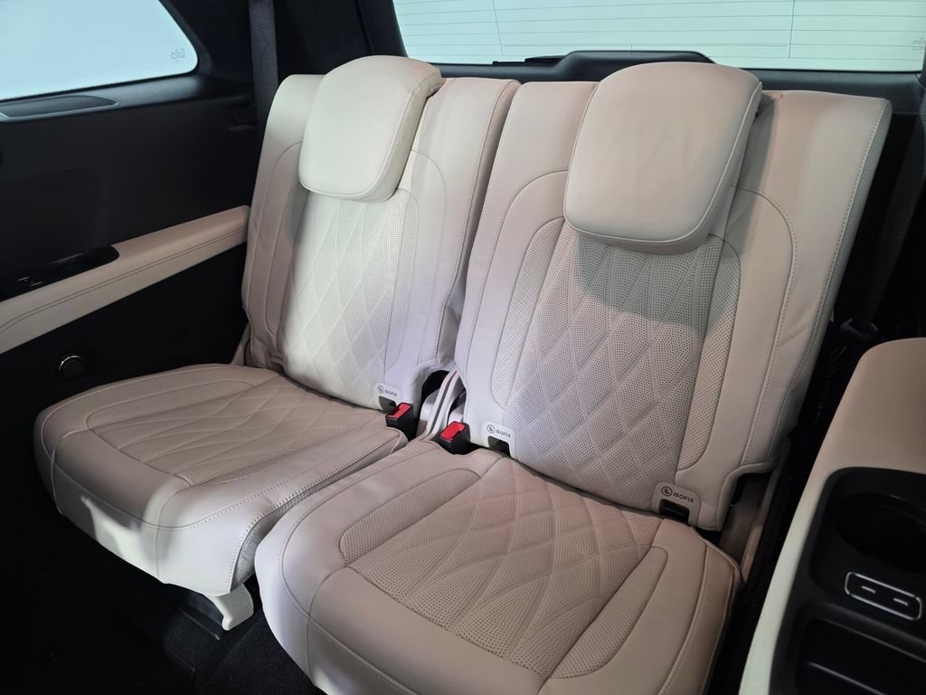 New 2026 MANUFAKTUR Silicon Grey Mercedes-Benz AMG® GLS 63 4MATIC+ SUV image 35