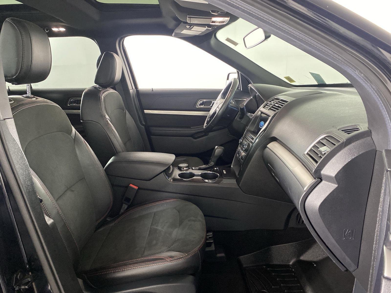 Used 2018 Shadow Black Ford XLT image 40