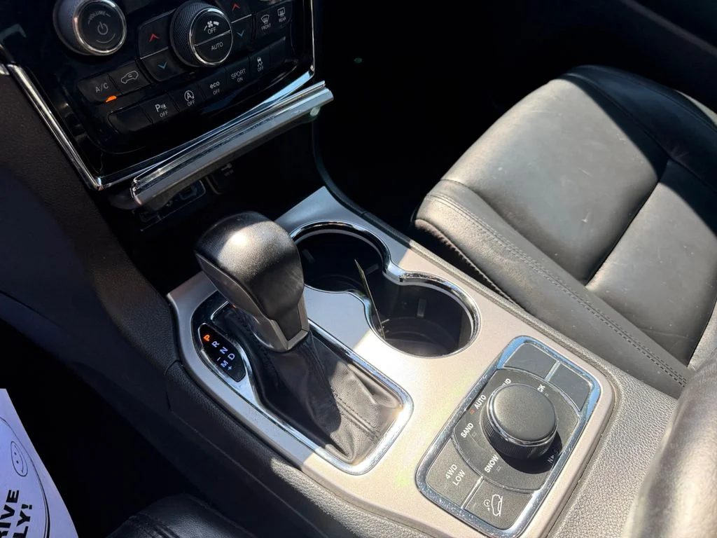 Certified Used 2020 White Jeep Limited image 15
