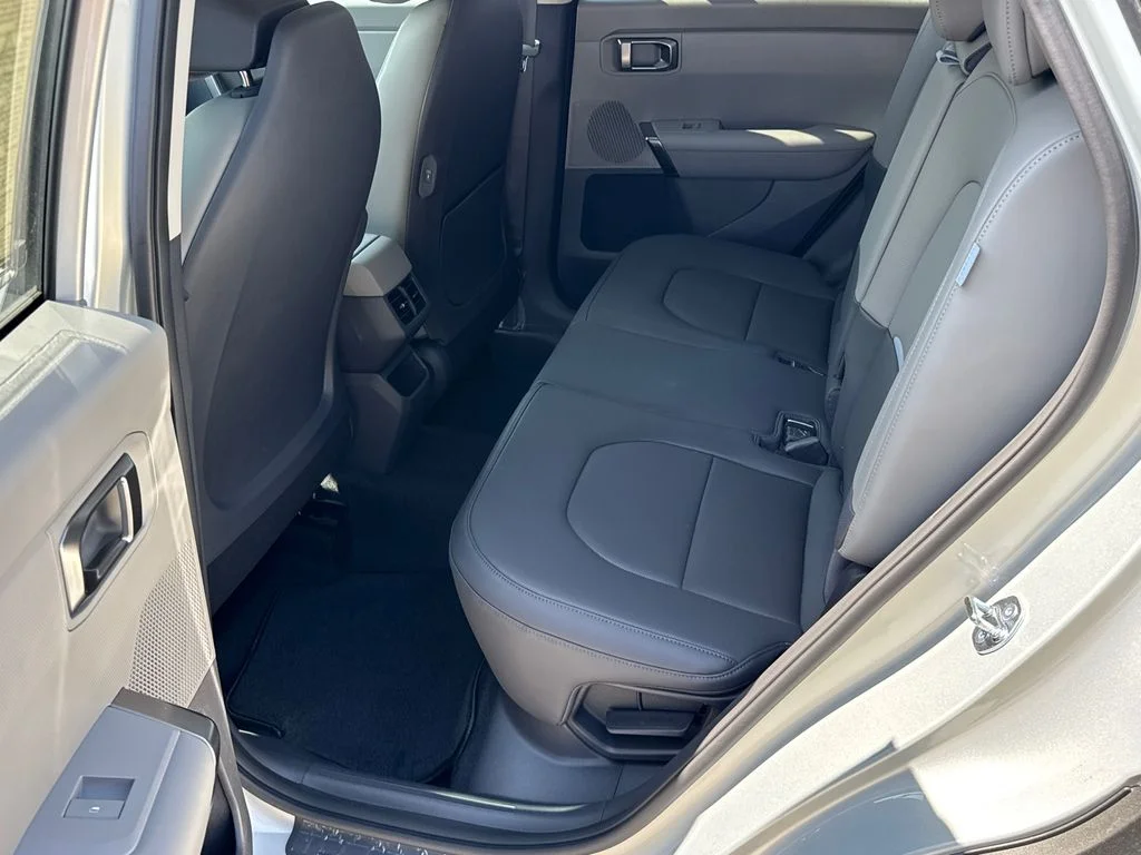 New 2027 Ivory Silver Kia EX image 21