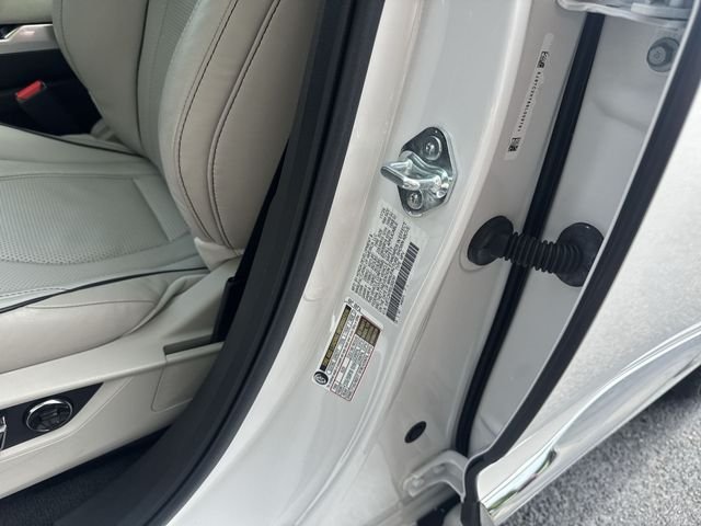 Used 2025  Acura Advance Package image 37