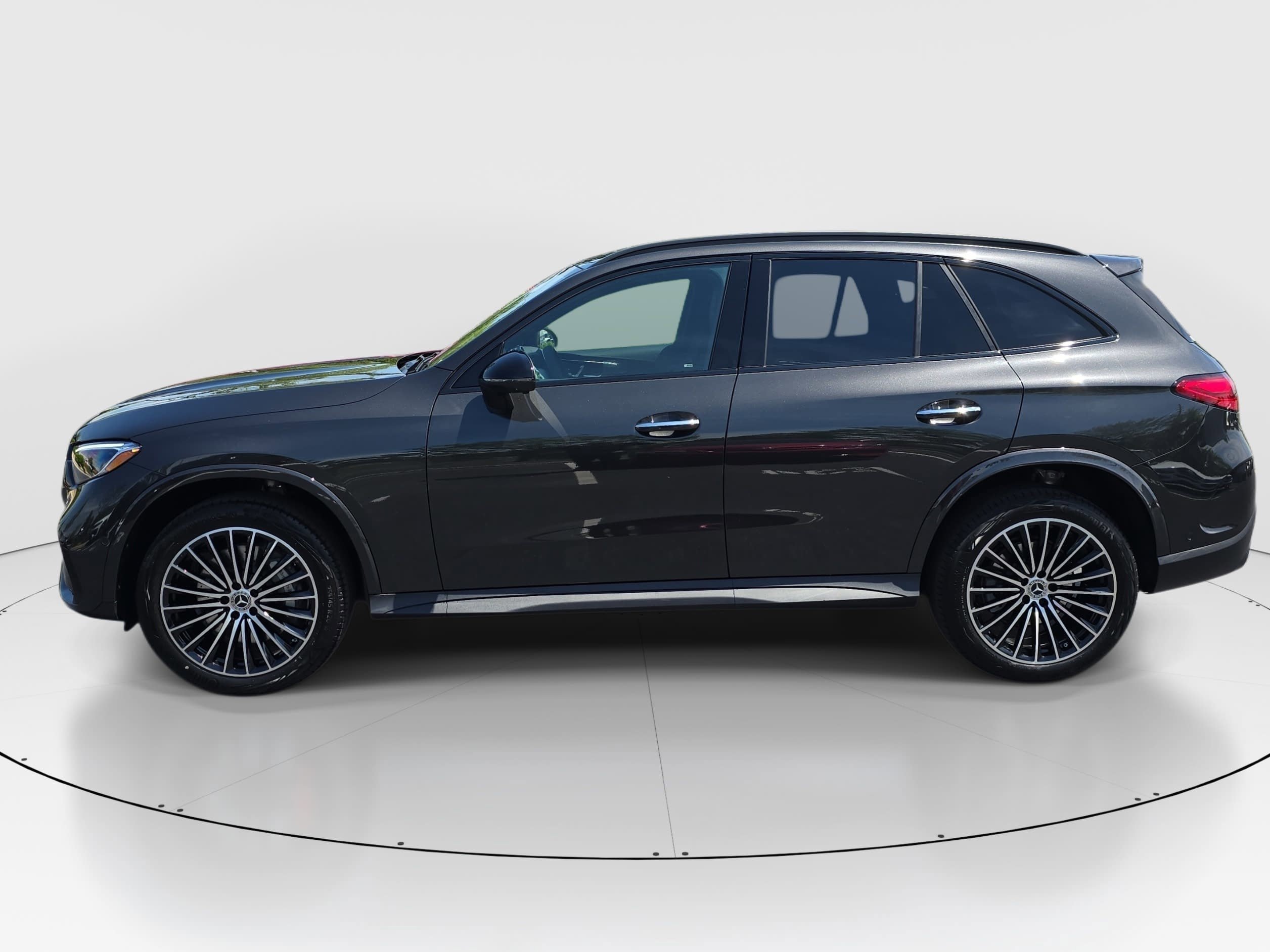 New 2026 Graphite Grey Metallic Mercedes-Benz GLC300 image 8