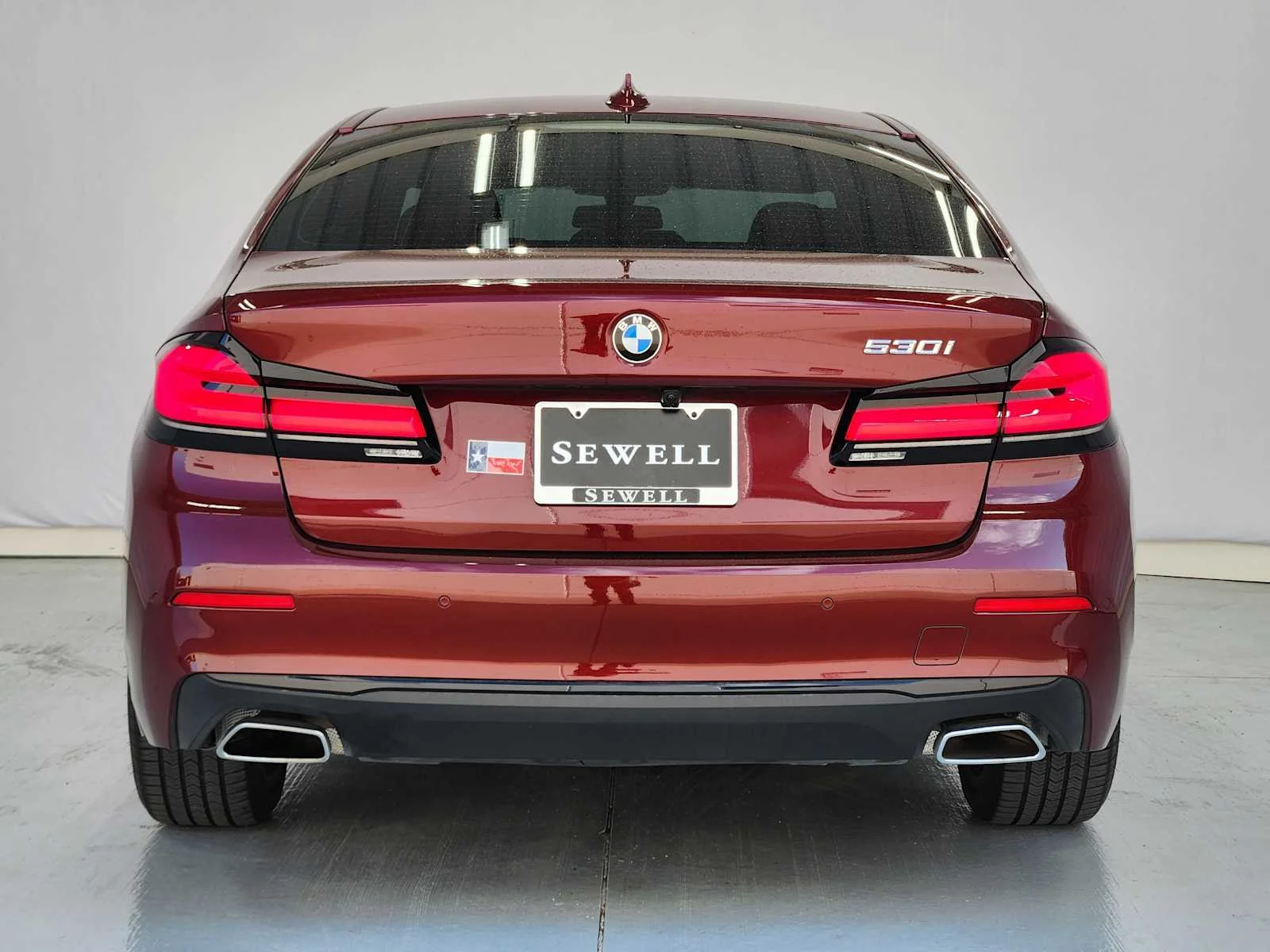 Certified Used 2023 Aventurin Red Metallic BMW 530i image 5