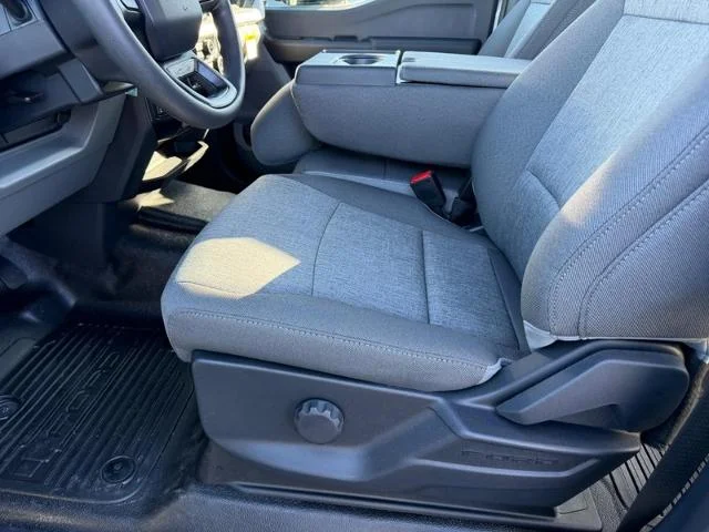 New 2026 Oxford White Ford F-250® XL image 41