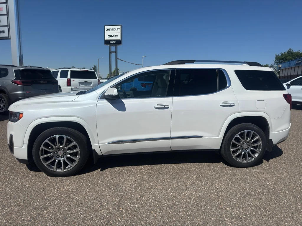 Used 2022 White Frost Tricoat GMC Denali image 1