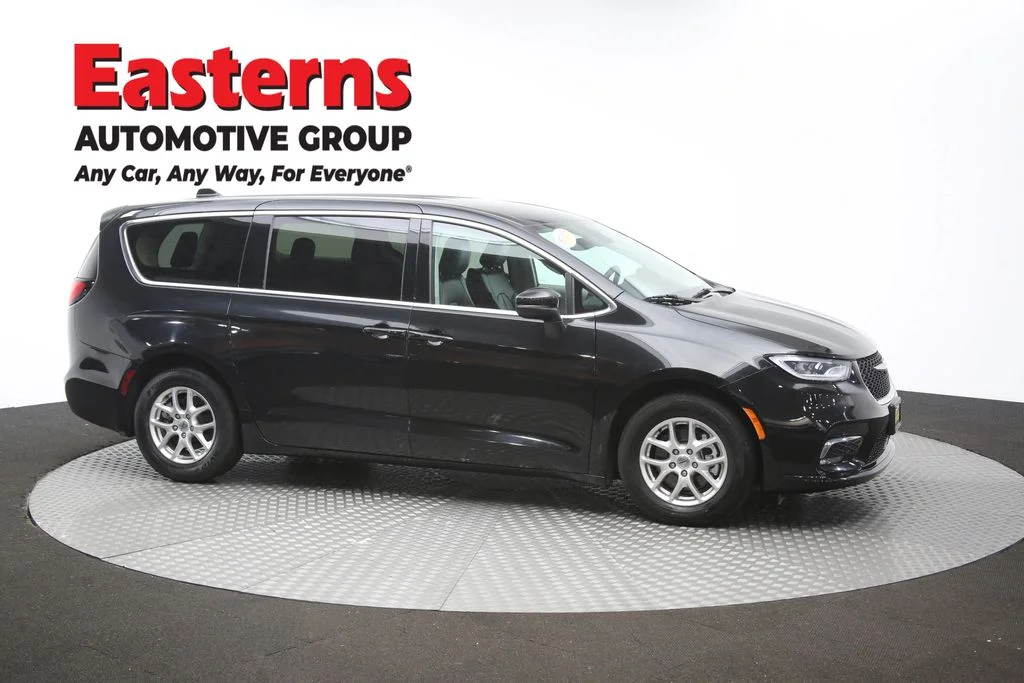 Used 2023 Black Chrysler Touring L image 47