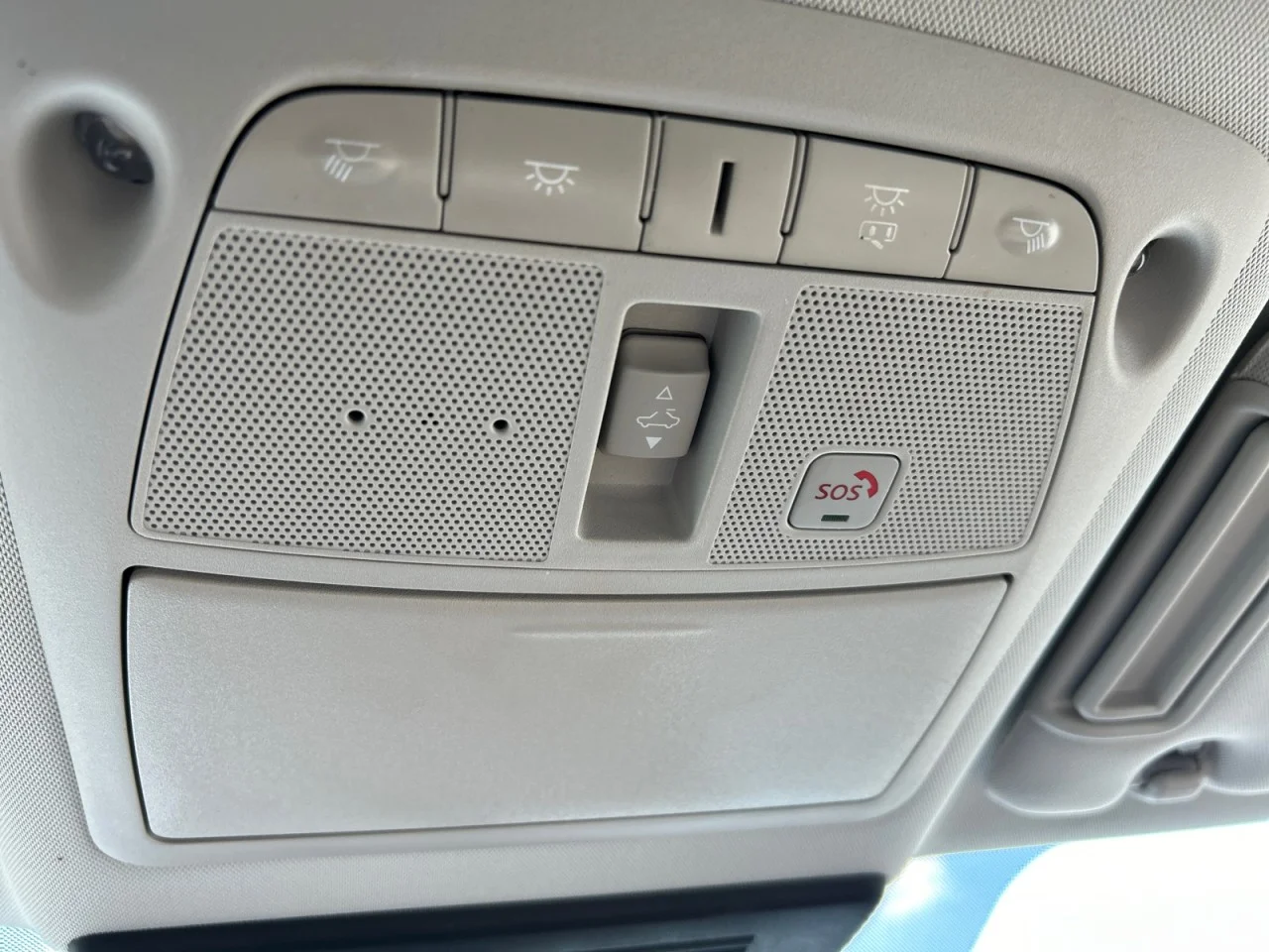 Used 2023 White Nissan Platinum image 15