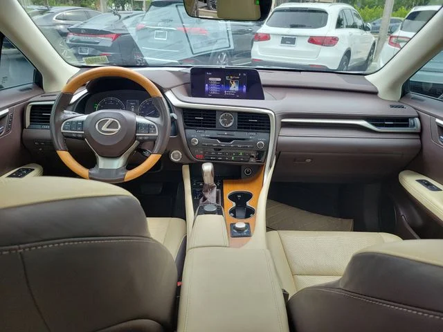 Used 2019 White Lexus 350 image 12