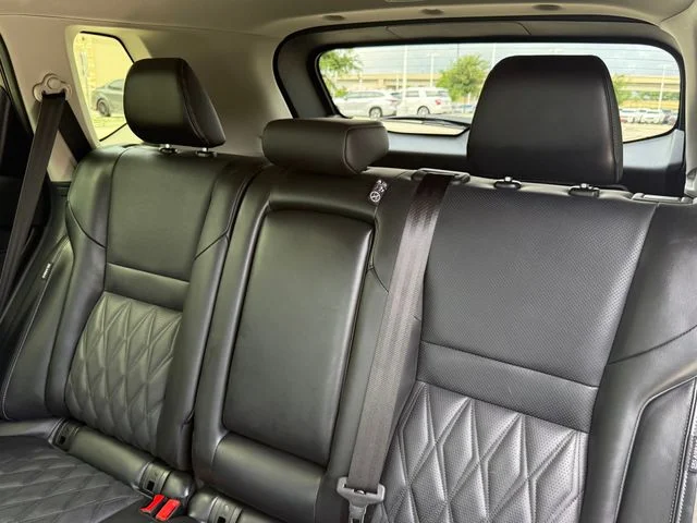 Used 2025 Gold Nissan Platinum image 27