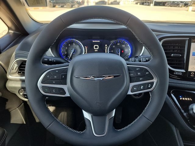 2026 Chrysler Pacifica Limited - Photo 19