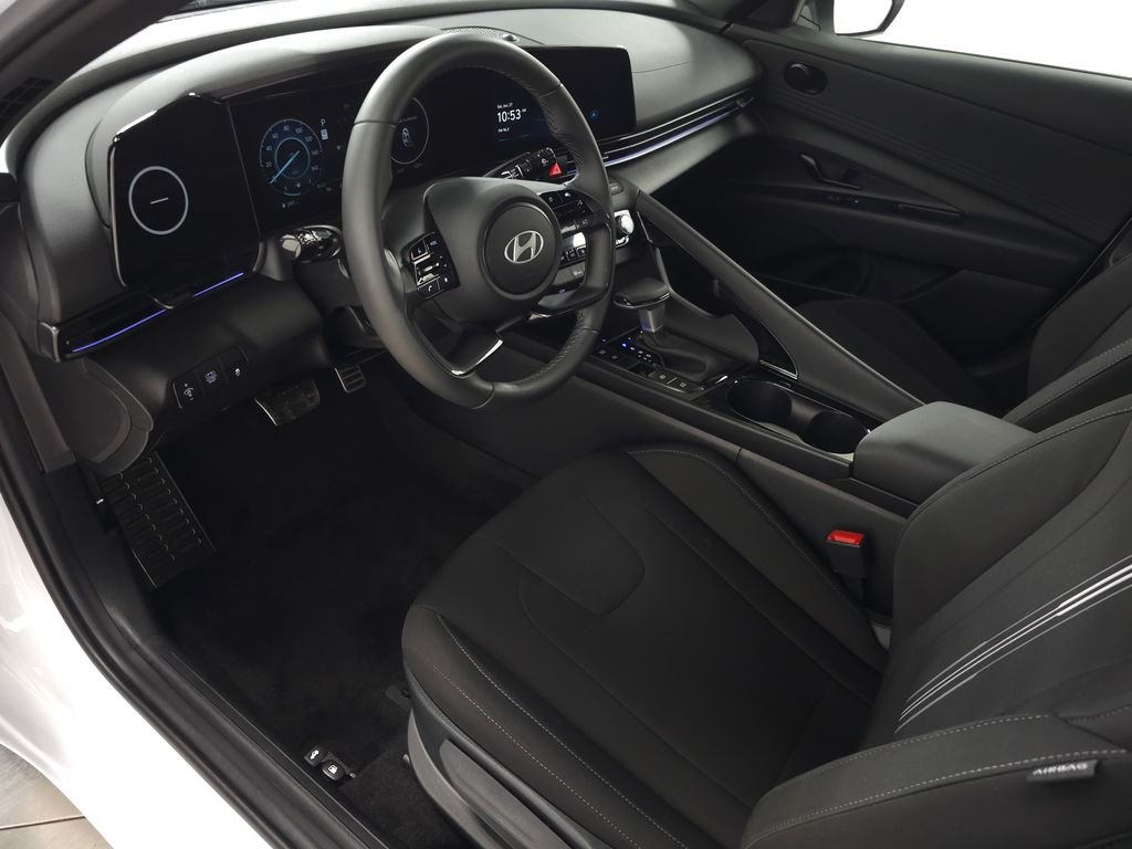 2025 Hyundai Elantra Blue - Photo 16