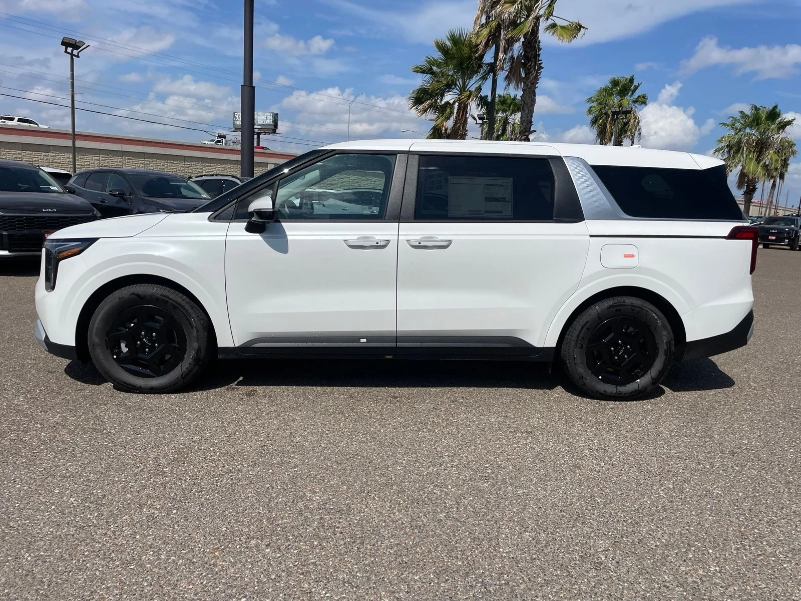 New 2027 White Kia LXS image 4