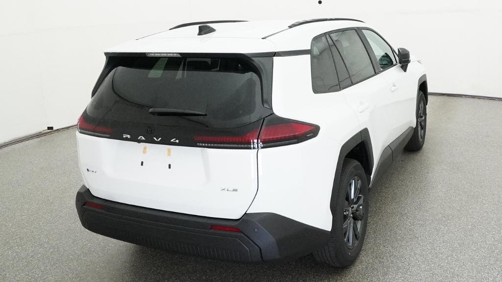 New 2026 Ice Cap Toyota XLE Premium image 26