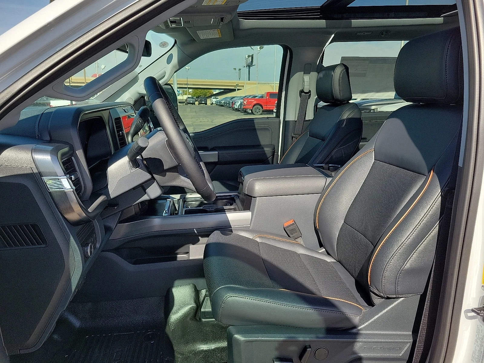 New 2026 Oxford White Ford F-350&reg; Lariat&reg; image 12