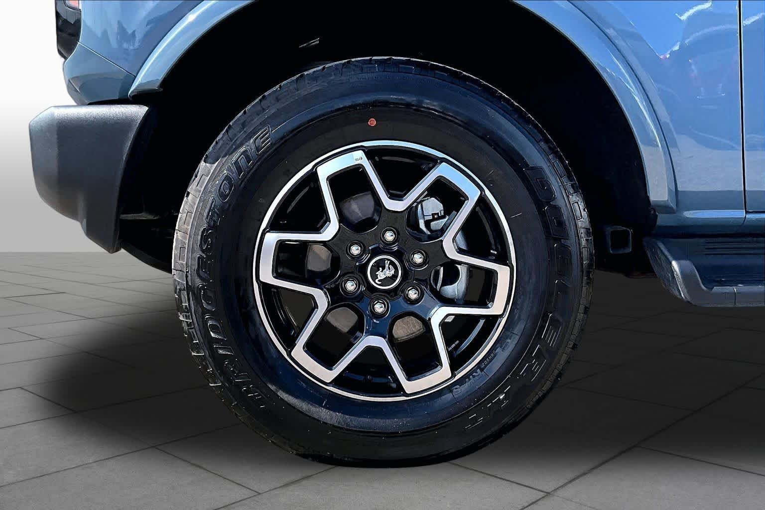 Used 2025 Azure Gray Metallic Tri-Coat Ford Outer Banks image 13