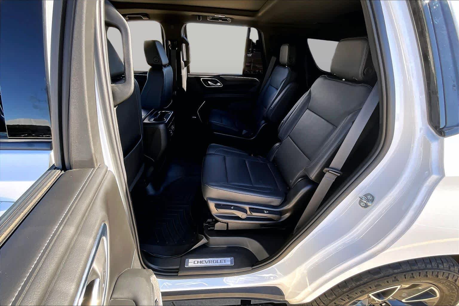 Used 2023 Summit White Chevrolet Z71 image 19