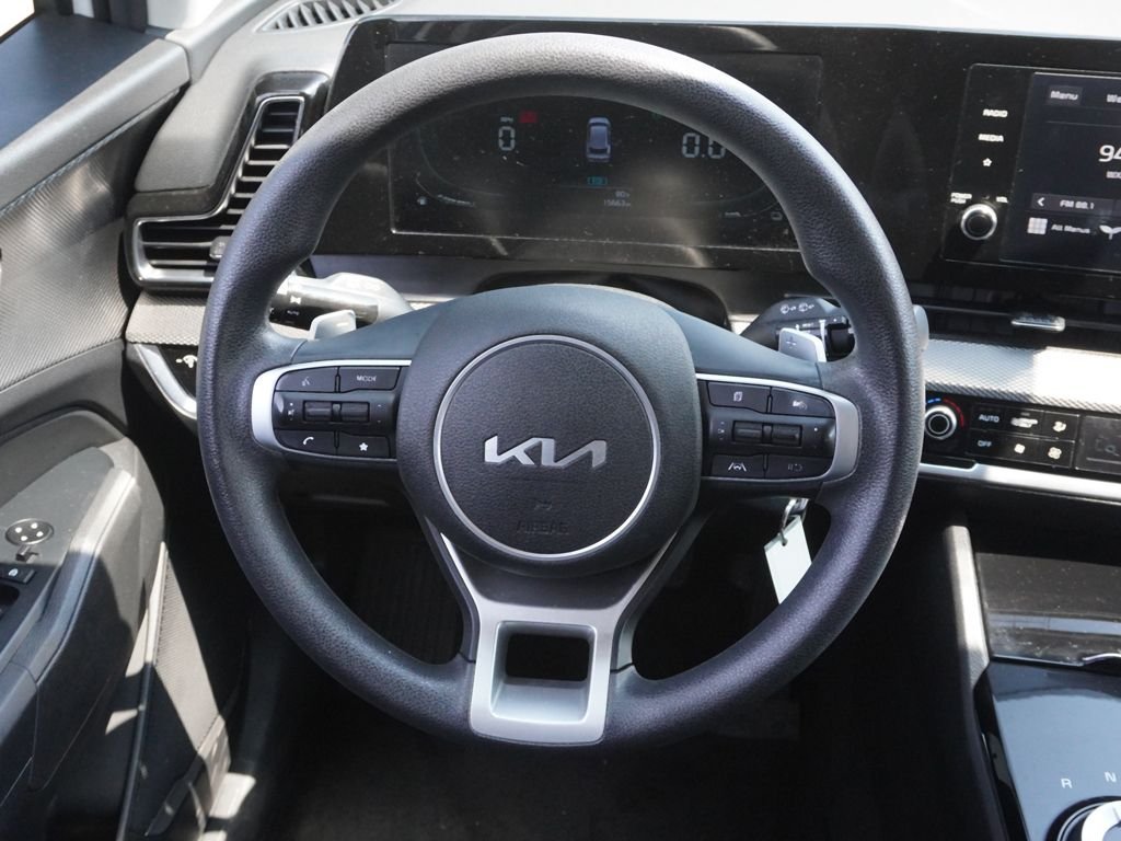 Used 2023 White Kia LX image 33