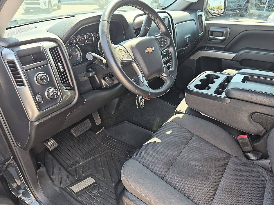 Used 2018 Graphite Metallic Chevrolet LT image 13