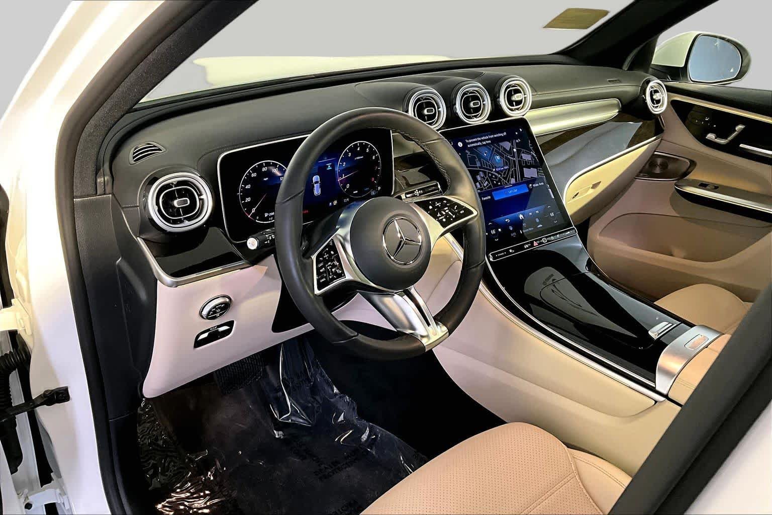 Certified Used 2025 Polar White Mercedes-Benz GLC 300 image 18