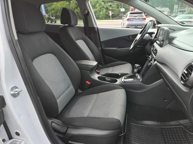 Used 2020 White Hyundai SEL image 21